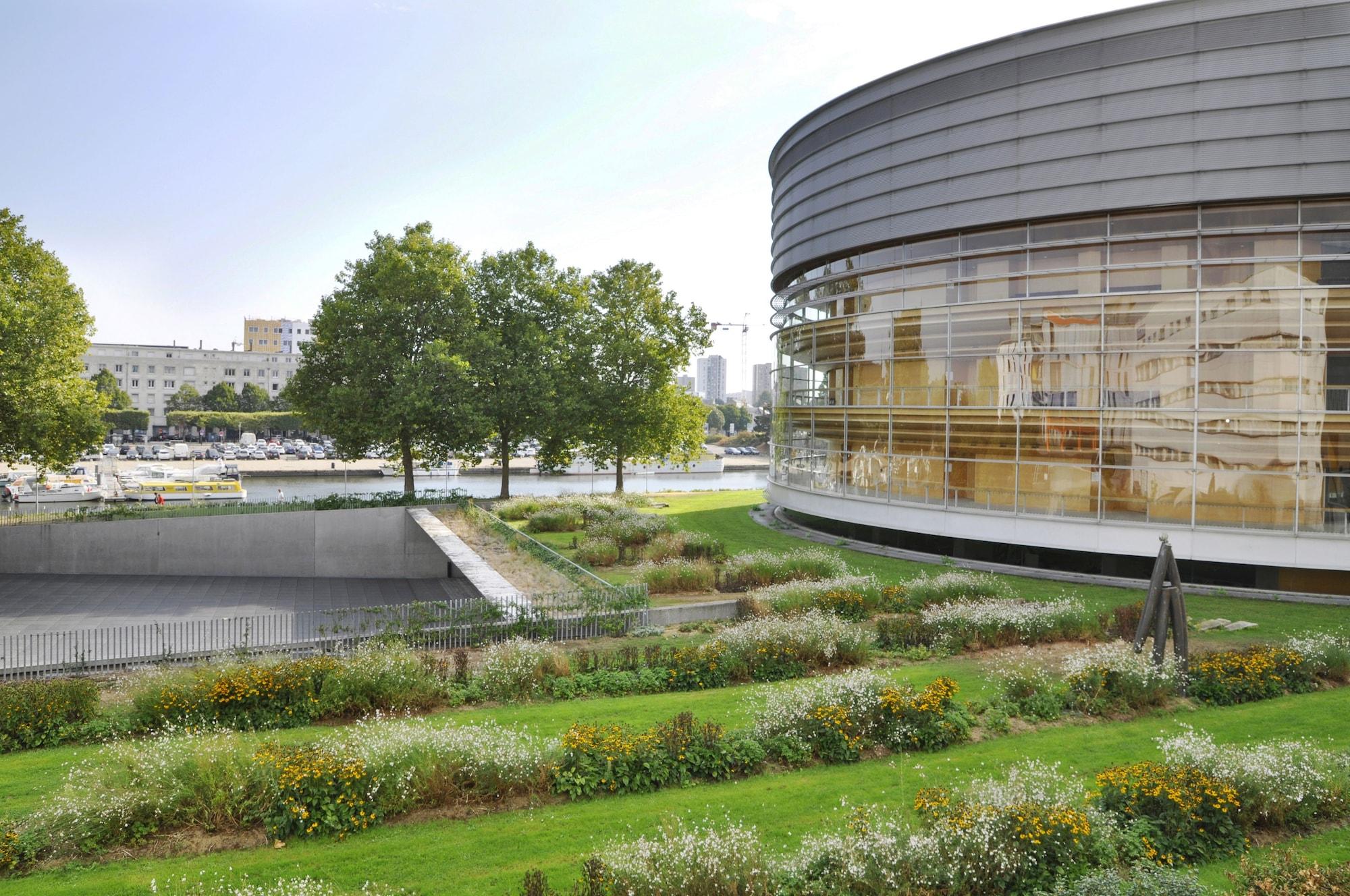 Novotel Nantes Centre Gare Exterior photo